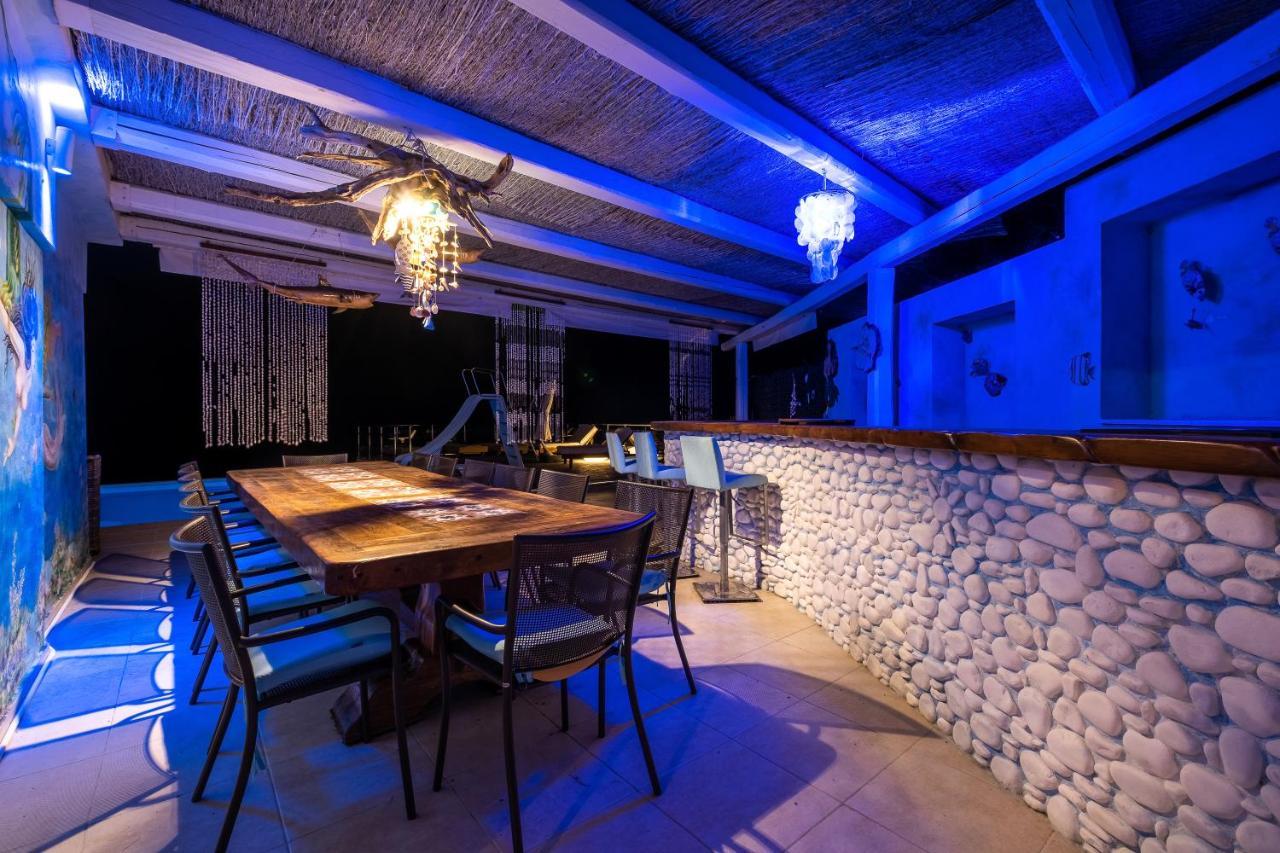 Icarus Luxury Beachfront Villa Gialiskari  Bagian luar foto