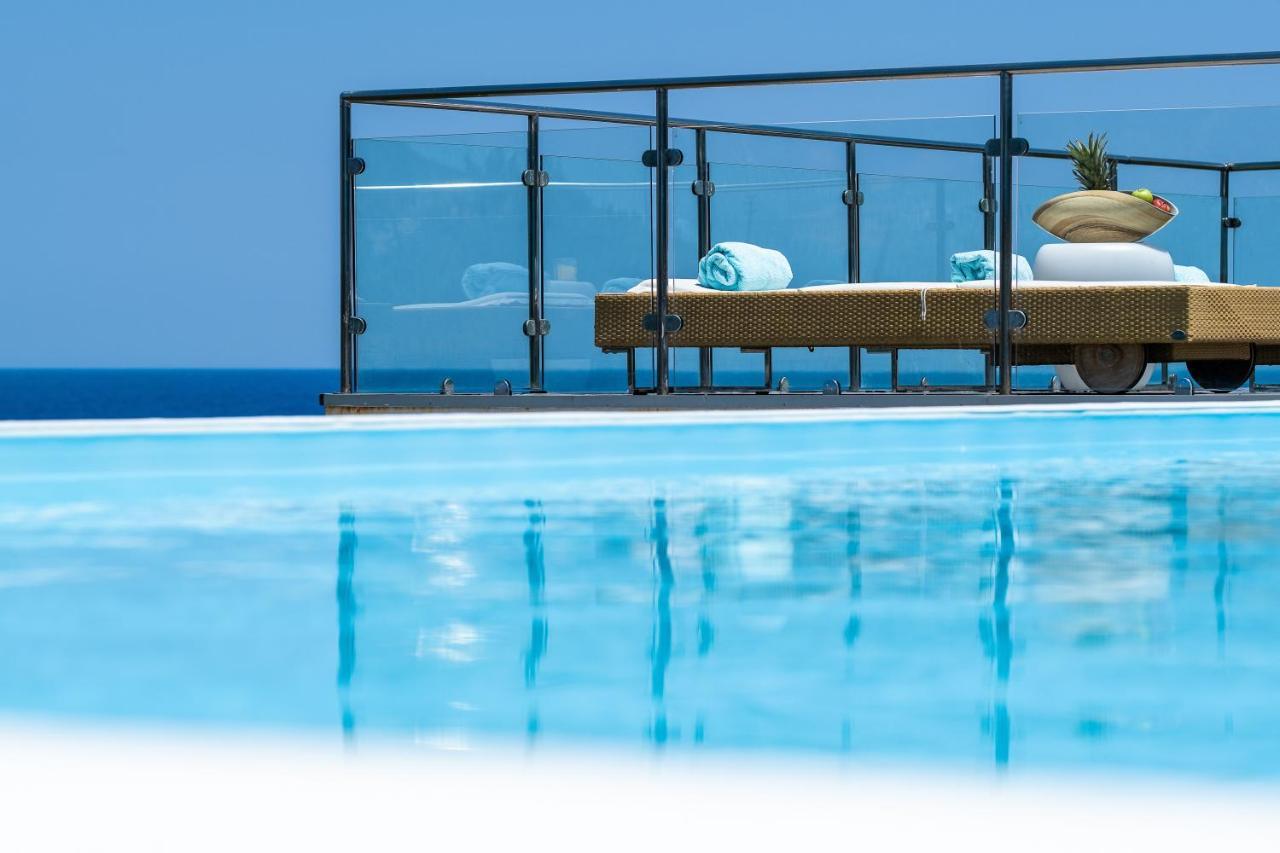 Icarus Luxury Beachfront Villa Gialiskari  Bagian luar foto