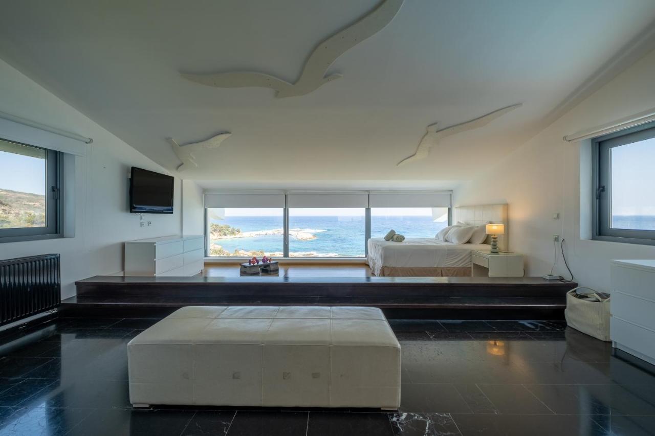 Icarus Luxury Beachfront Villa Gialiskari  Bagian luar foto